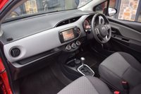 USED 2014 64 TOYOTA YARIS 1.33 Dual VVT-i Icon Hatchback 5dr Petrol Multidrive S Euro 5 (99 ps) Automatic Reverse Camera