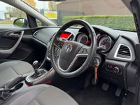 USED 2012 62 VAUXHALL ASTRA 1.6 16v SE Hatchback 5dr Petrol Manual Euro 5 (115 ps) 