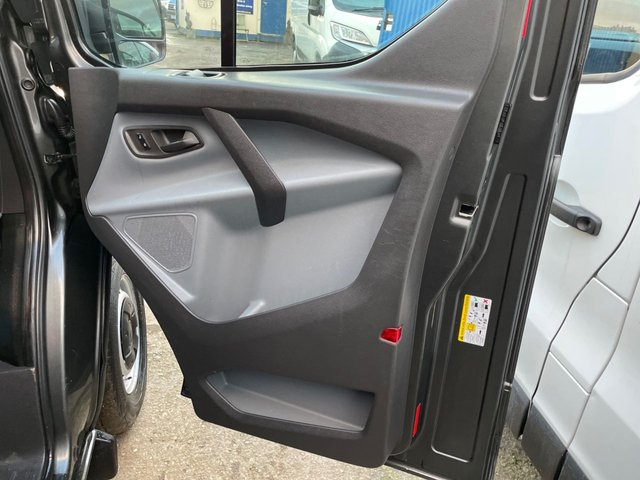 2017 Ford Transit Custom 2L null 5dr - Photo 8