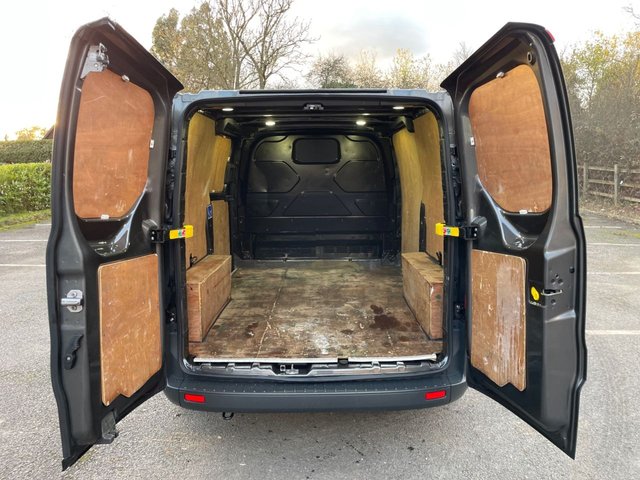 2017 Ford Transit Custom 2L null 5dr - Photo 4
