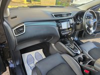 USED 2020 20 NISSAN QASHQAI 1.3 DIG-T Tekna in black with 28,400 miles, 1 owner, full service history. ULEZ compliant Euro 6 with automatic gearbox, Sat Nav, 19