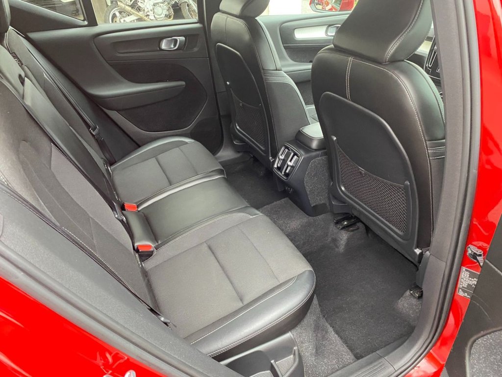USED 2018 18 VOLVO XC40 2.0 T4 Momentum SUV 5dr Petrol Auto AWD Euro 6 (s/s) (190 ps) 42000 MILES WINTER PACK