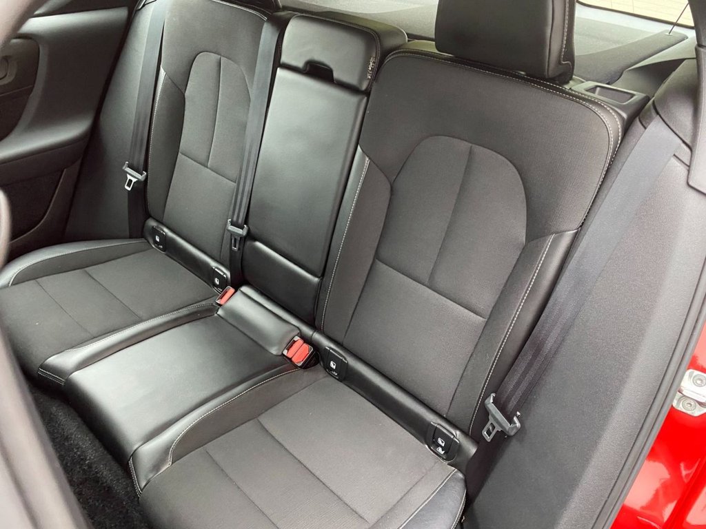 USED 2018 18 VOLVO XC40 2.0 T4 Momentum SUV 5dr Petrol Auto AWD Euro 6 (s/s) (190 ps) 42000 MILES WINTER PACK