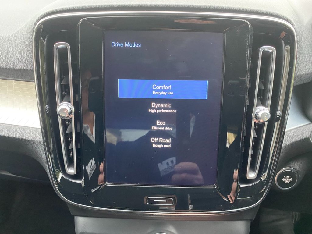 USED 2018 18 VOLVO XC40 2.0 T4 Momentum SUV 5dr Petrol Auto AWD Euro 6 (s/s) (190 ps) 42000 MILES WINTER PACK