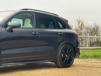 USED 2017 67 PORSCHE CAYENNE 4.2 TD V8 S Platinum Edition SUV 5dr Diesel TiptronicS 4WD Euro 6 (s/s) (385 ps) 