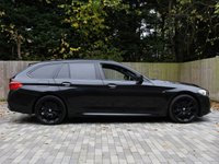 USED 2018 18 BMW 5 SERIES 3.0 530d M Sport Touring 5dr Diesel Auto xDrive Euro 6 (s/s) (265 ps) SUNROOF I MSPORT+ I TECH & COMFORT