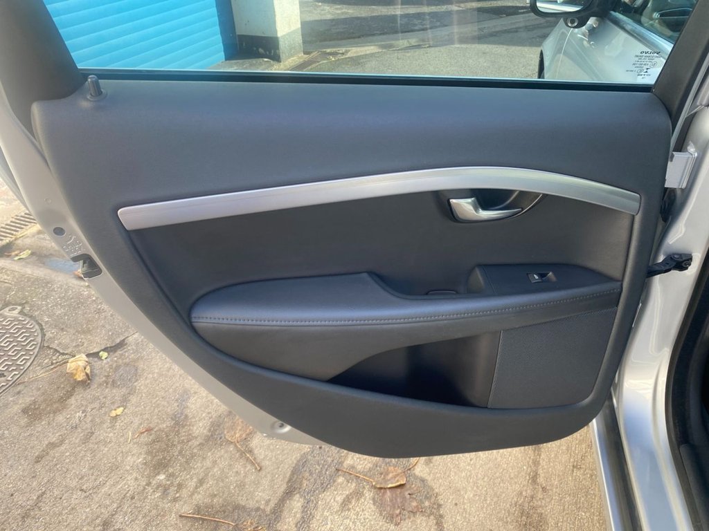 USED 2014 64 VOLVO V70 2.4 D5 SE Lux Estate 5dr Diesel Geartronic Euro 5 (215 ps) FULL SERVICE HISTORY