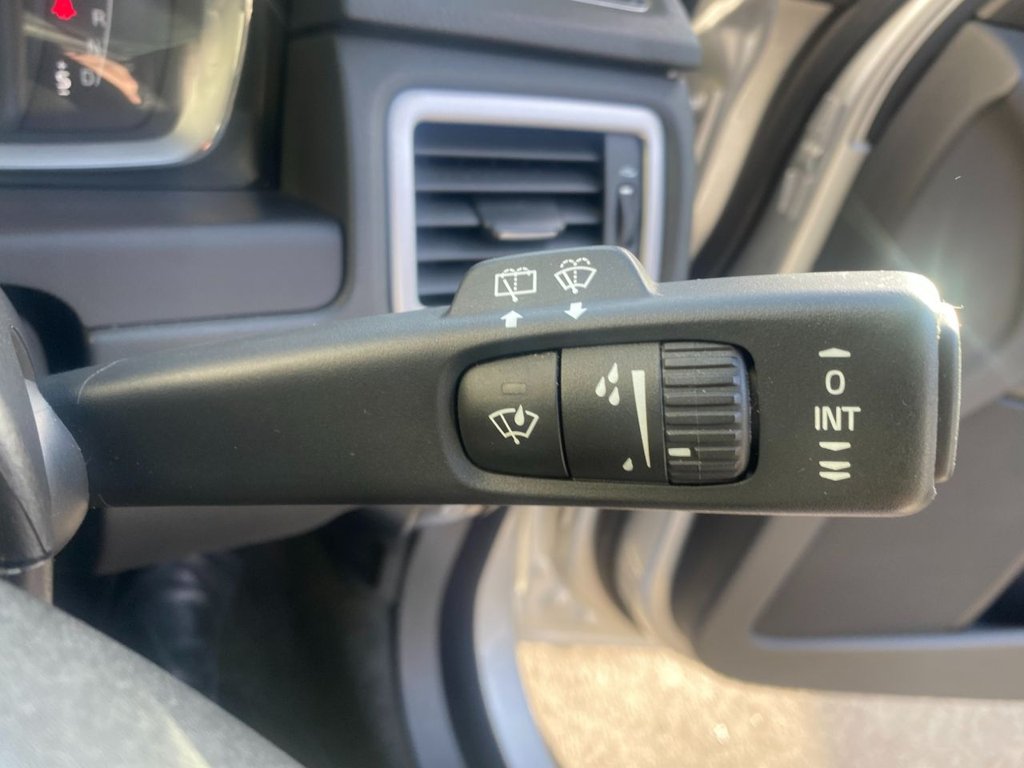 USED 2014 64 VOLVO V70 2.4 D5 SE Lux Estate 5dr Diesel Geartronic Euro 5 (215 ps) FULL SERVICE HISTORY