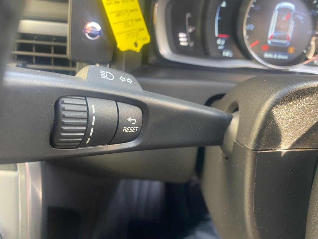 USED 2014 64 VOLVO V70 2.4 D5 SE Lux Estate 5dr Diesel Geartronic Euro 5 (215 ps) FULL SERVICE HISTORY