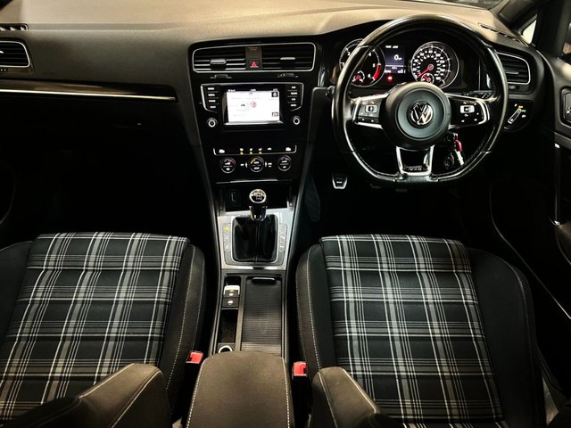 View our VOLKSWAGEN GOLF