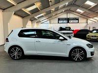 USED 2014 VOLKSWAGEN GOLF 2.0 TDI BlueMotion Tech GTD Hatchback 3dr Diesel Manual Euro 6 (s/s) (184 ps) 18" ALLOYS+F/R SENSORS+SAT NAV