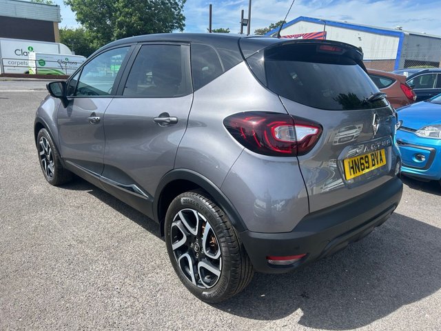 View our RENAULT CAPTUR