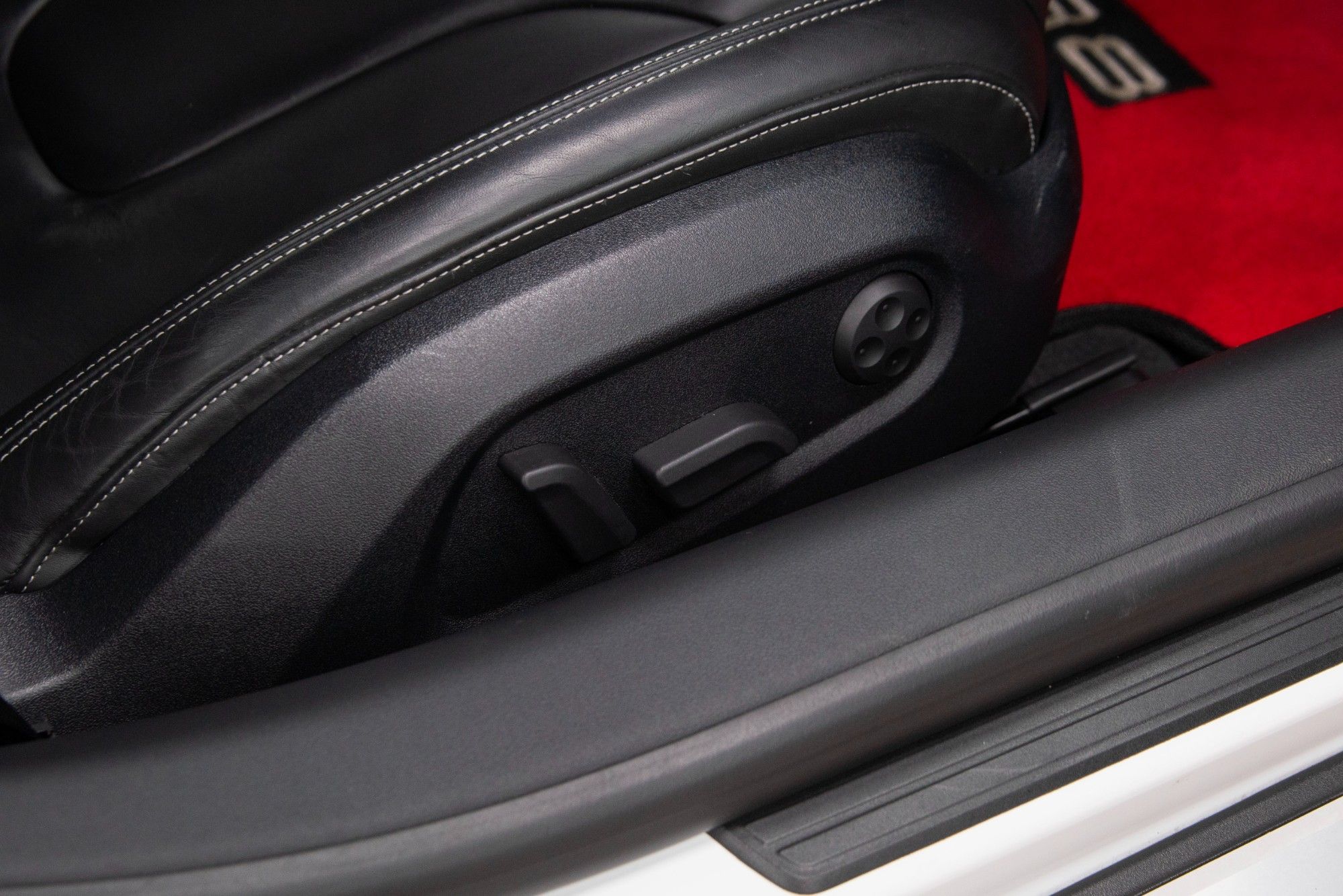 USED 2014 AUDI R8 5.2 FSI V10 Plus S Tronic quattro 
