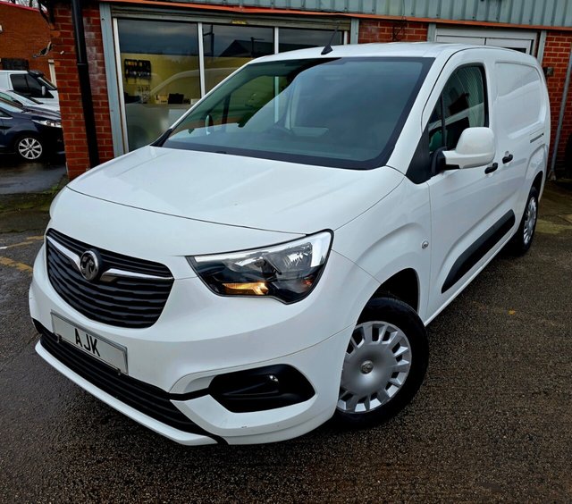 2020 70 Vauxhall Combo 1.5 Turbo D 2300 Sportive Panel Van 4dr Diesel Manual L2 H1 Euro 6 (100 ps)