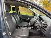 USED 2012 12 RENAULT CLIO 1.2 Dynamique TomTom Hatchback 5dr Petrol Manual Euro 5 (75 ps) 12 STAMPS IN ORIGINAL SERVICE BOOK