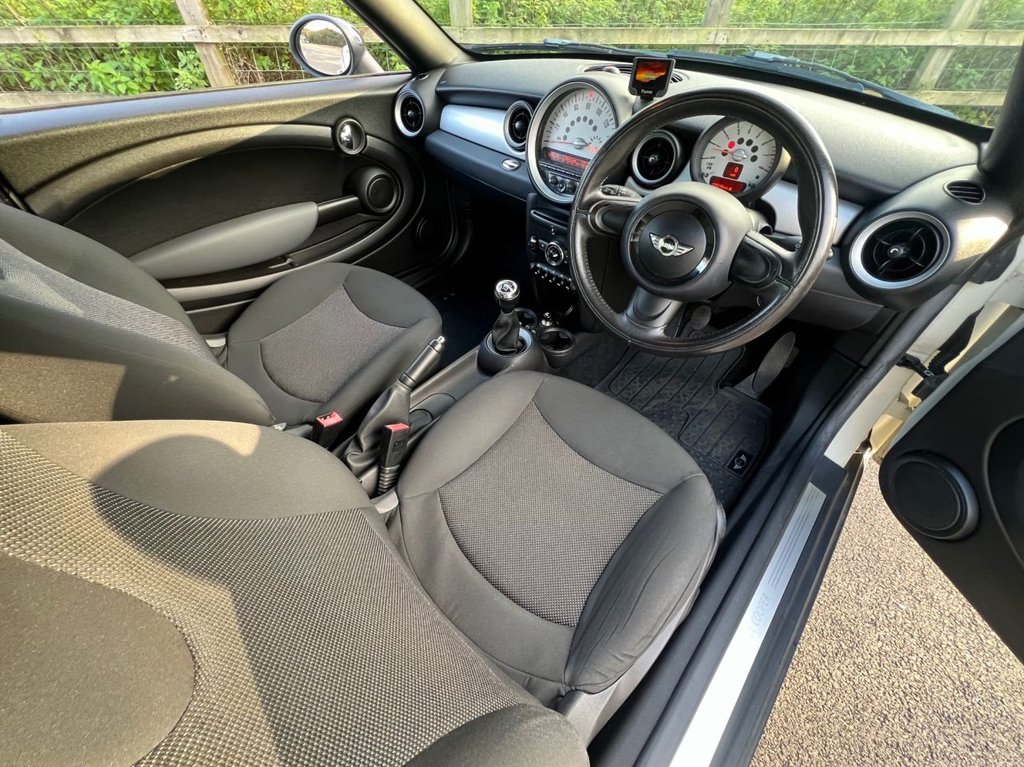 USED 2011 61 MINI COUPE Cooper // 1.6 // 2dr // Petrol // Manual // Euro 5 (s/s) (122 ps) // px swap 