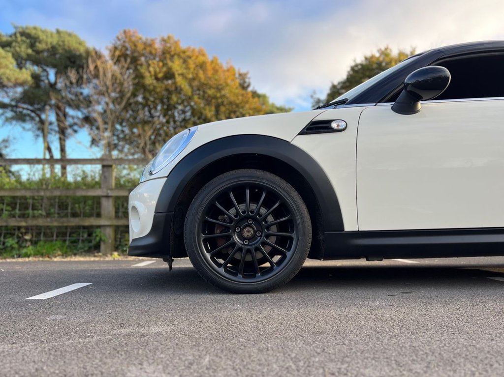 USED 2011 61 MINI COUPE Cooper // 1.6 // 2dr // Petrol // Manual // Euro 5 (s/s) (122 ps) // px swap 