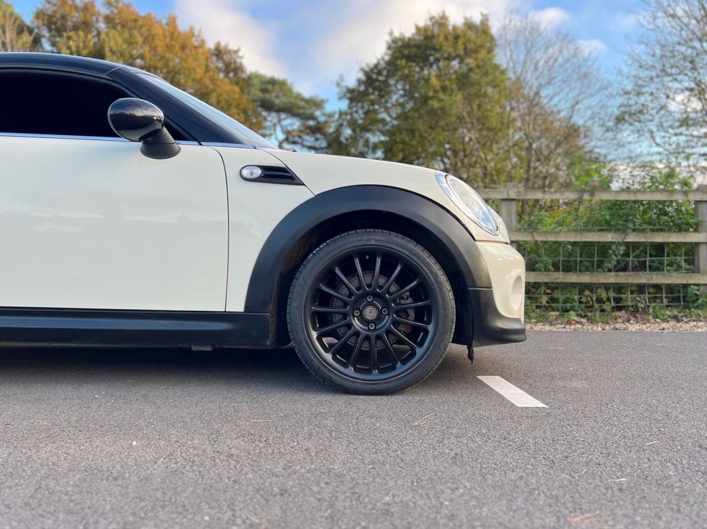 USED 2011 61 MINI COUPE Cooper // 1.6 // 2dr // Petrol // Manual // Euro 5 (s/s) (122 ps) // px swap 
