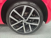 USED 2017 17 VOLKSWAGEN GOLF 2.0 TDI BlueMotion Tech GT Hatchback 5dr Diesel DSG Euro 6 (s/s) (150 ps) 