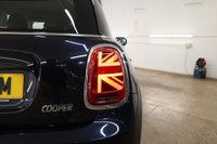 USED 2021 71 MINI HATCH 1.5 Cooper Classic Hatchback 3dr Petrol Manual Euro 6 (s/s) (136 ps) LOW MILES  ONLY 12900 WITH DEALER SERVICE HISTORY  TWO KEYS  FACELIFT MODEL