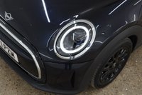 USED 2021 71 MINI HATCH 1.5 Cooper Classic Hatchback 3dr Petrol Manual Euro 6 (s/s) (136 ps) LOW MILES  ONLY 12900 WITH DEALER SERVICE HISTORY  TWO KEYS  FACELIFT MODEL