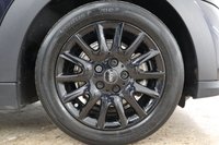 USED 2021 71 MINI HATCH 1.5 Cooper Classic Hatchback 3dr Petrol Manual Euro 6 (s/s) (136 ps) LOW MILES  ONLY 12900 WITH DEALER SERVICE HISTORY  TWO KEYS  FACELIFT MODEL