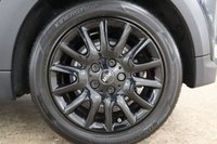USED 2021 71 MINI HATCH 1.5 Cooper Classic Hatchback 3dr Petrol Manual Euro 6 (s/s) (136 ps) LOW MILES  ONLY 12900 WITH DEALER SERVICE HISTORY  TWO KEYS  FACELIFT MODEL