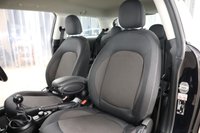 USED 2021 71 MINI HATCH 1.5 Cooper Classic Hatchback 3dr Petrol Manual Euro 6 (s/s) (136 ps) LOW MILES  ONLY 12900 WITH DEALER SERVICE HISTORY  TWO KEYS  FACELIFT MODEL