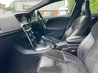 USED 2015 65 VOLVO V40 2.0 T2 R-Design Hatchback 5dr Petrol Manual Euro 6 (s/s) (122 ps) GREAT SERVICE HISTORY 7 SERVS