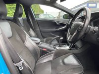 USED 2015 65 VOLVO V40 2.0 T2 R-Design Hatchback 5dr Petrol Manual Euro 6 (s/s) (122 ps) GREAT SERVICE HISTORY 7 SERVS