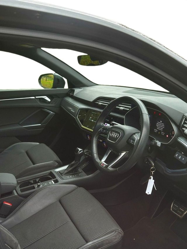 2021 AUDI Q3 - Photo 8