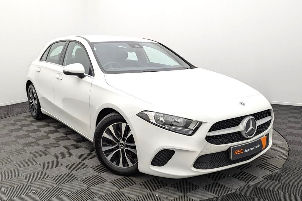 USED 2020 70 MERCEDES-BENZ A-CLASS 1.3 A180 SE Hatchback 5dr Petrol Manual Euro 6 (s/s) (136 ps) Sat Nav Apple Car Play