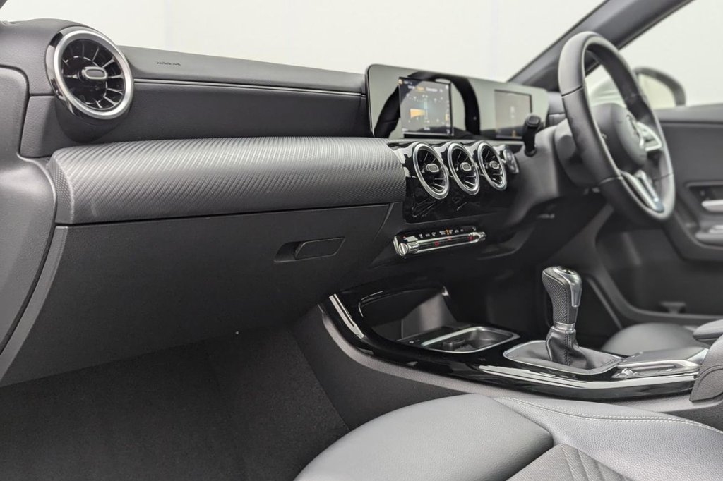USED 2020 70 MERCEDES-BENZ A-CLASS 1.3 A180 SE Hatchback 5dr Petrol Manual Euro 6 (s/s) (136 ps) Sat Nav Apple Car Play