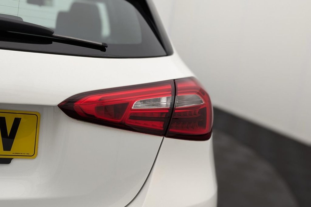 USED 2020 70 MERCEDES-BENZ A-CLASS 1.3 A180 SE Hatchback 5dr Petrol Manual Euro 6 (s/s) (136 ps) Sat Nav Apple Car Play