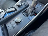USED 2015 LEXUS IS 2.5 300h Advance Saloon 4dr Petrol Hybrid E-CVT Euro 6 (s/s) (223 ps) 