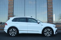 USED 2016 VOLKSWAGEN TIGUAN 2.0 TDI BlueMotion Tech R-Line SUV 5dr Diesel Manual 4Motion Euro 6 (s/s) (150 ps) PAN ROOF / POWER TAILGATE