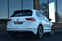 USED 2016 VOLKSWAGEN TIGUAN 2.0 TDI BlueMotion Tech R-Line SUV 5dr Diesel Manual 4Motion Euro 6 (s/s) (150 ps) PAN ROOF / POWER TAILGATE