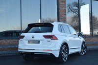 USED 2016 VOLKSWAGEN TIGUAN 2.0 TDI BlueMotion Tech R-Line SUV 5dr Diesel Manual 4Motion Euro 6 (s/s) (150 ps) PAN ROOF / POWER TAILGATE