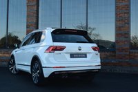 USED 2016 VOLKSWAGEN TIGUAN 2.0 TDI BlueMotion Tech R-Line SUV 5dr Diesel Manual 4Motion Euro 6 (s/s) (150 ps) PAN ROOF / POWER TAILGATE