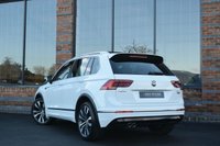 USED 2016 VOLKSWAGEN TIGUAN 2.0 TDI BlueMotion Tech R-Line SUV 5dr Diesel Manual 4Motion Euro 6 (s/s) (150 ps) PAN ROOF / POWER TAILGATE
