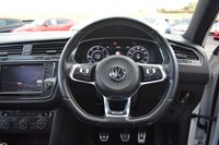 USED 2016 VOLKSWAGEN TIGUAN 2.0 TDI BlueMotion Tech R-Line SUV 5dr Diesel Manual 4Motion Euro 6 (s/s) (150 ps) PAN ROOF / POWER TAILGATE