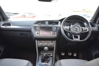 USED 2016 VOLKSWAGEN TIGUAN 2.0 TDI BlueMotion Tech R-Line SUV 5dr Diesel Manual 4Motion Euro 6 (s/s) (150 ps) PAN ROOF / POWER TAILGATE
