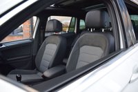 USED 2016 VOLKSWAGEN TIGUAN 2.0 TDI BlueMotion Tech R-Line SUV 5dr Diesel Manual 4Motion Euro 6 (s/s) (150 ps) PAN ROOF / POWER TAILGATE