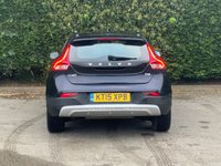 USED 2015 15 VOLVO V40 CROSS COUNTRY 2.0 D2 Lux Nav Hatchback 5dr Diesel Manual Euro 6 (s/s) (120 ps) FULL SERVICE HISTORY