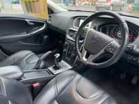 USED 2015 15 VOLVO V40 CROSS COUNTRY 2.0 D2 Lux Nav Hatchback 5dr Diesel Manual Euro 6 (s/s) (120 ps) FULL SERVICE HISTORY