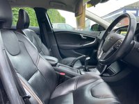 USED 2015 15 VOLVO V40 CROSS COUNTRY 2.0 D2 Lux Nav Hatchback 5dr Diesel Manual Euro 6 (s/s) (120 ps) FULL SERVICE HISTORY