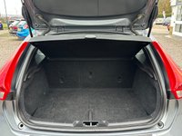 USED 2017 17 VOLVO V40 CROSS COUNTRY 2.0 D2 Pro Hatchback 5dr Diesel Manual Euro 6 (s/s) (120 ps) 