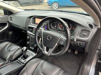 USED 2017 17 VOLVO V40 CROSS COUNTRY 2.0 D2 Pro Hatchback 5dr Diesel Manual Euro 6 (s/s) (120 ps) 