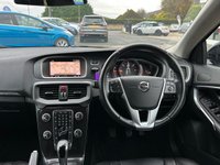 USED 2017 17 VOLVO V40 CROSS COUNTRY 2.0 D2 Pro Hatchback 5dr Diesel Manual Euro 6 (s/s) (120 ps) 