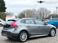 USED 2017 17 VOLVO V40 CROSS COUNTRY 2.0 D2 Pro Hatchback 5dr Diesel Manual Euro 6 (s/s) (120 ps) 